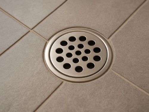 浴室排水越來越慢？疏通毛髮沒效，可能是管線老化該翻新了！